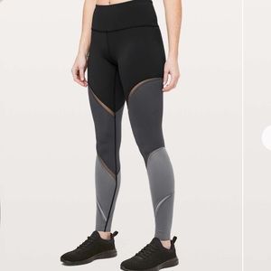 Lululemon Colour Me Ombre Tight *28"
Black / Obsidian / Titanium Size 2
